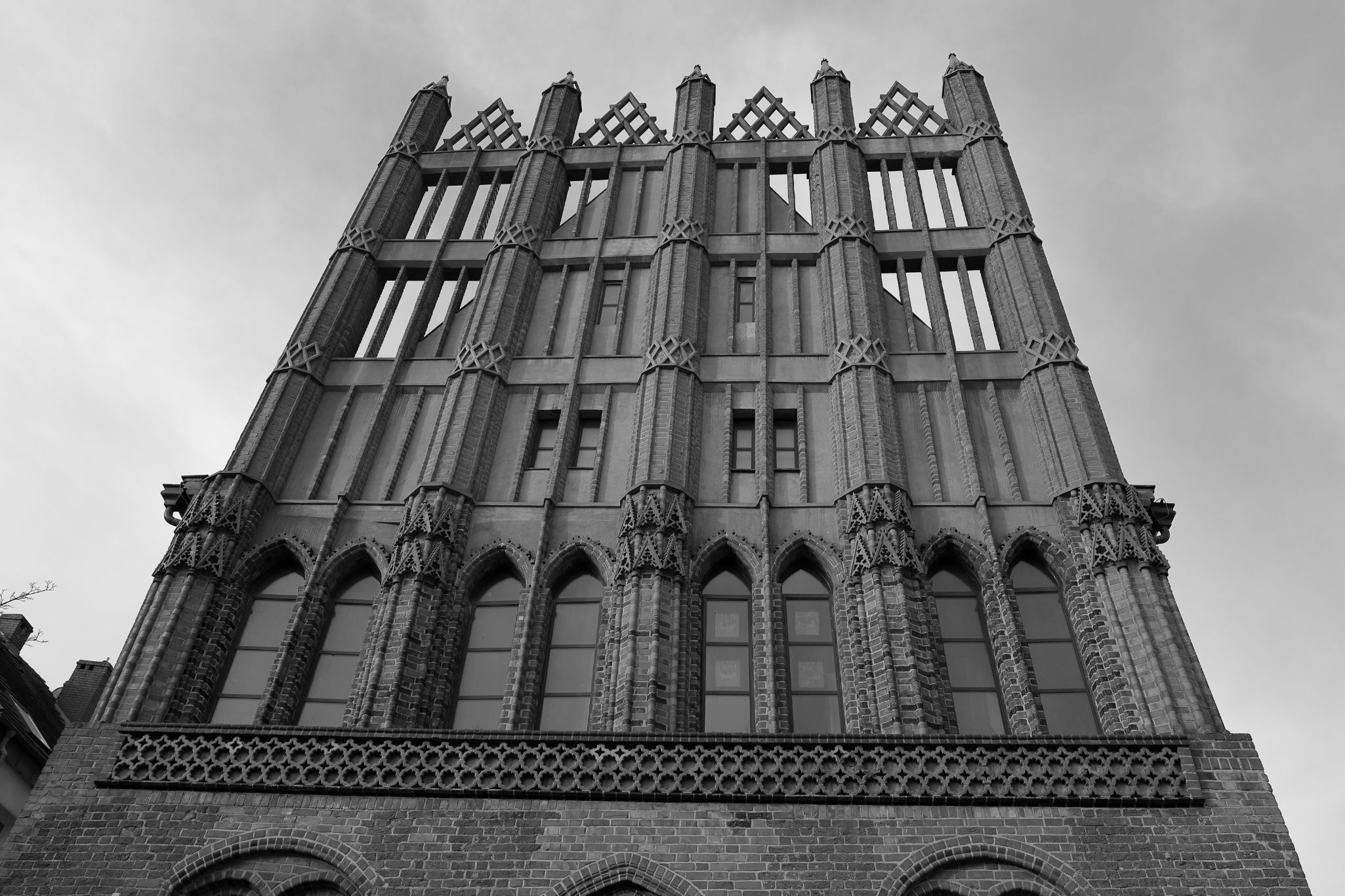 2024 04 01 0976 v2 bw out