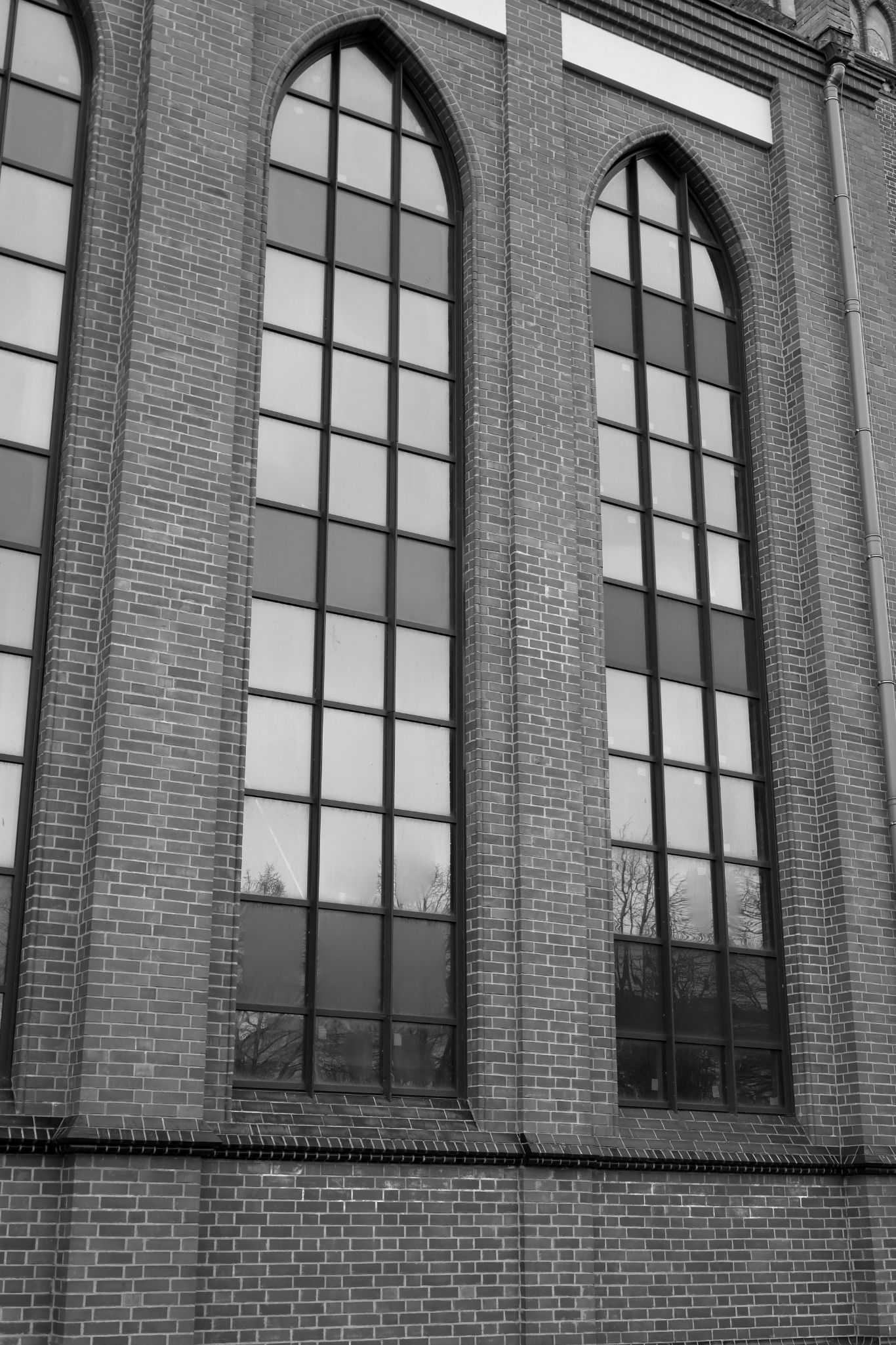 2024 04 01 1002 v2 bw out