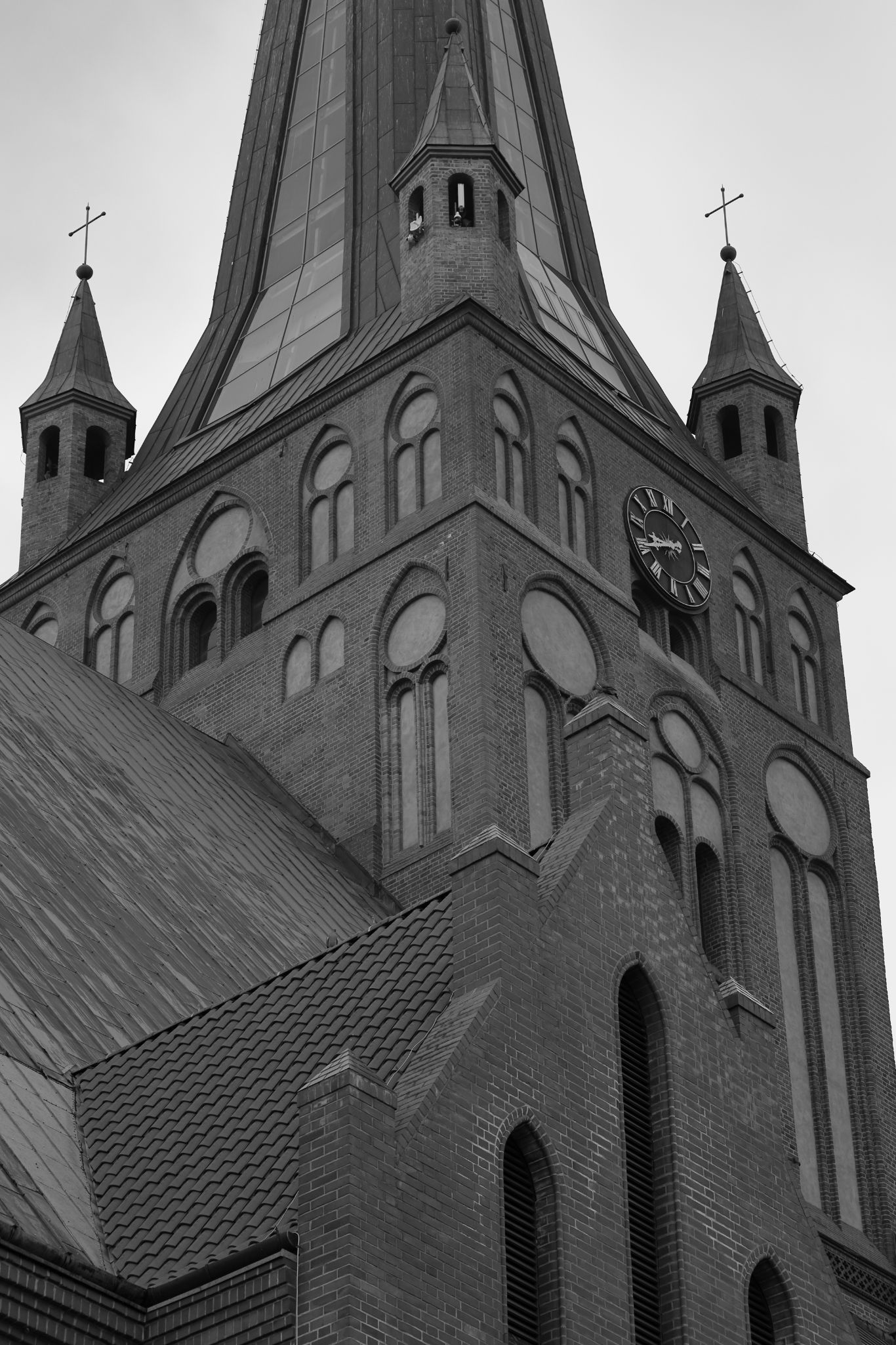 2024 04 01 1022 v2 bw out