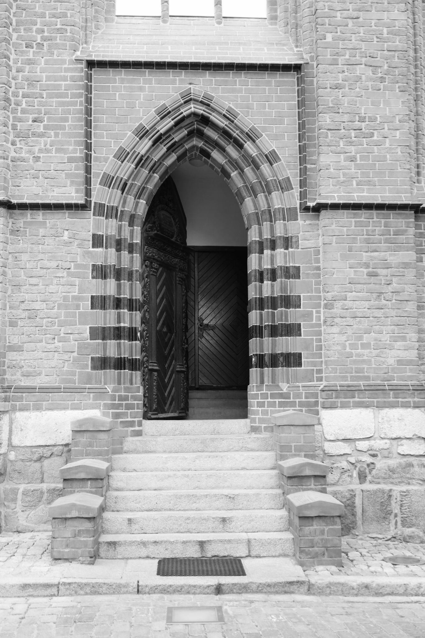 2024 04 01 1016 v2 bw out